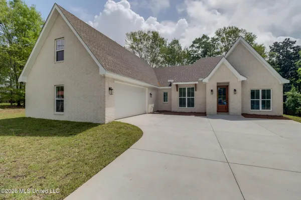 $484,900 | 5586 Diamondhead Drive East, Diamondhead, MS 39525