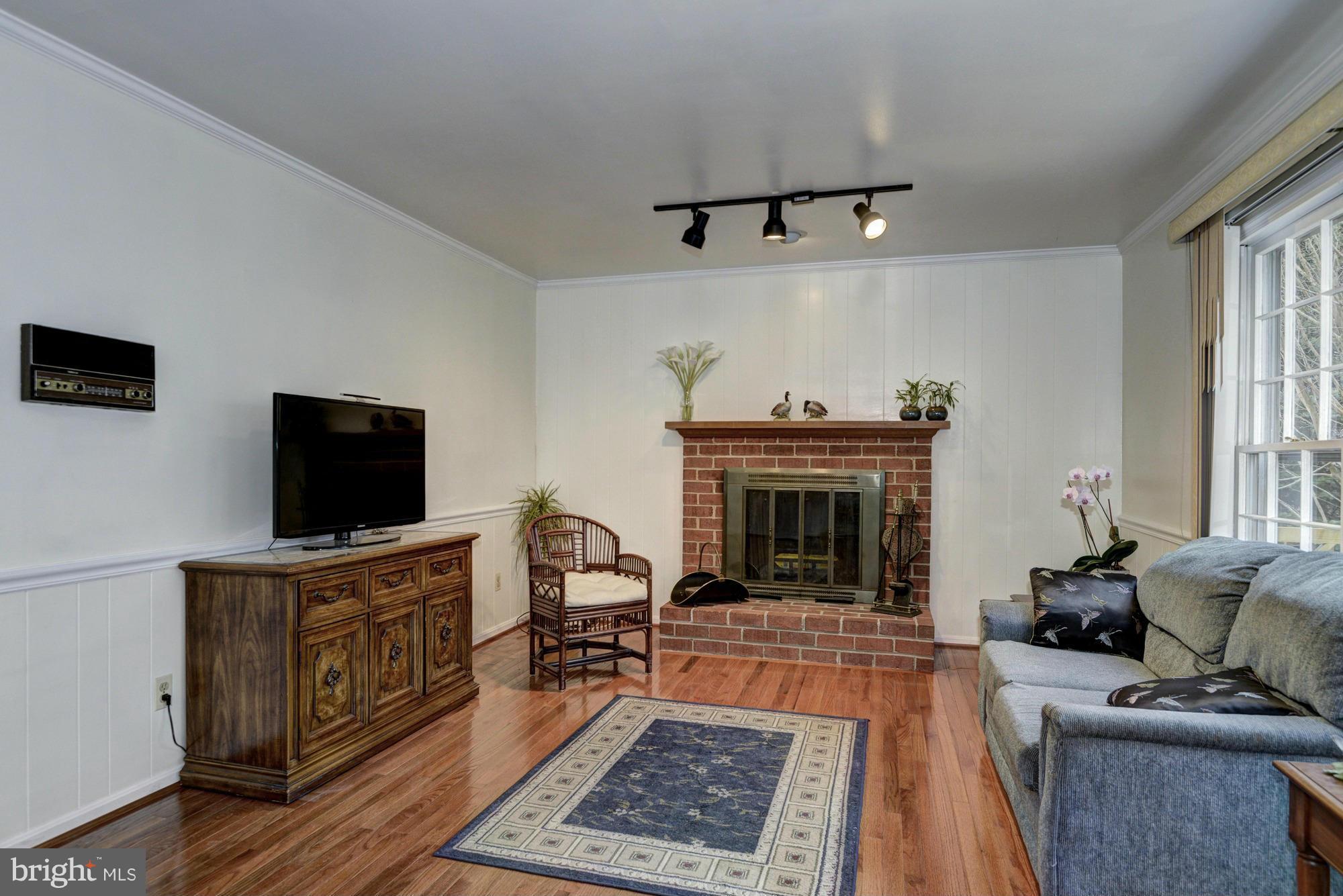 26 Treworthy Road Gaithersburg, MD 20878 - Photo 14 of 29 Family Room