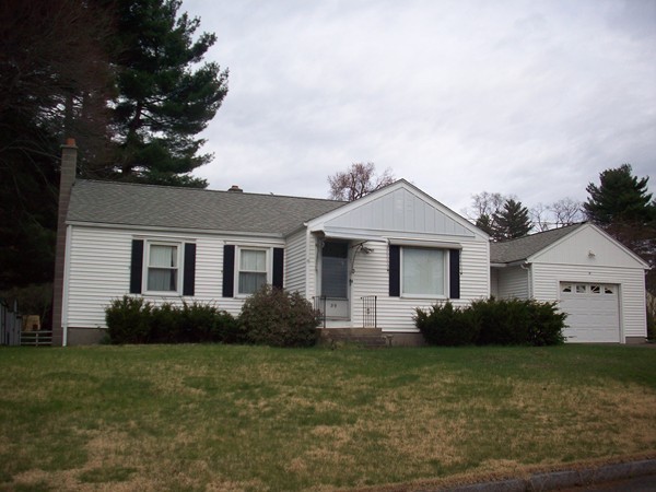 39 Pinebrook Drive Springfield, MA 01129 - Photo 2 of 16 Gallery Image 2