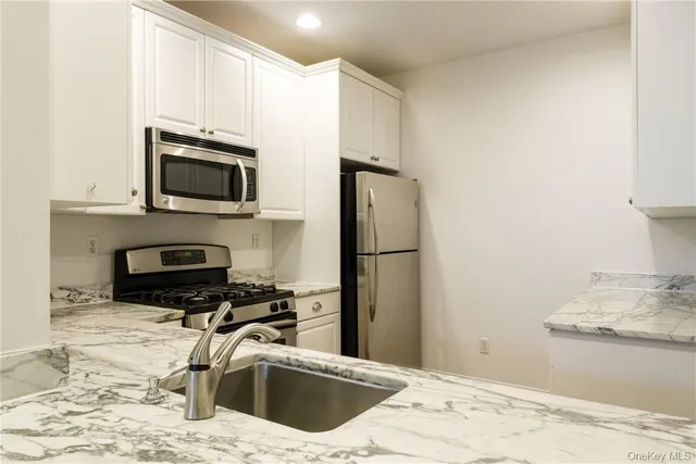 $3,700 | 55 1st Street, Unit 110, Pelham, NY 10803