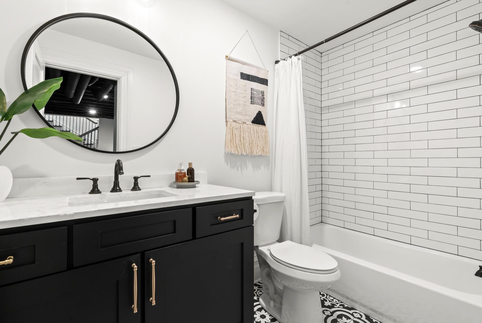 2020 Watkins Lake Road Waterford, MI 48328 - Photo 17 of 25 15 pic