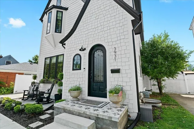 $907,000 | 2020 Watkins Lake Road, Waterford, MI 48328