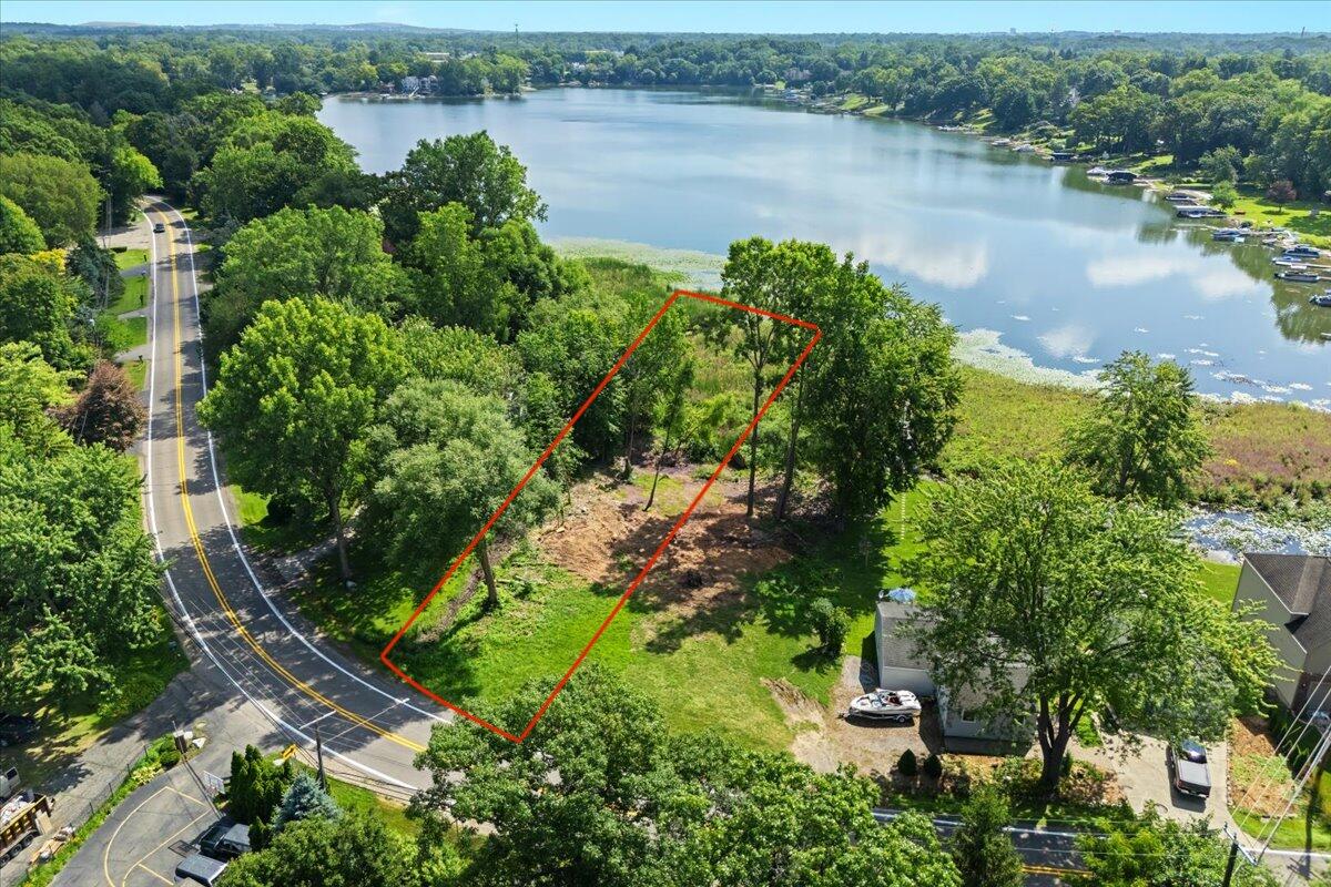 2020 Watkins Lake Road Waterford, MI 48328 - Photo 21 of 25 04-2020 Watkins Lake Rd