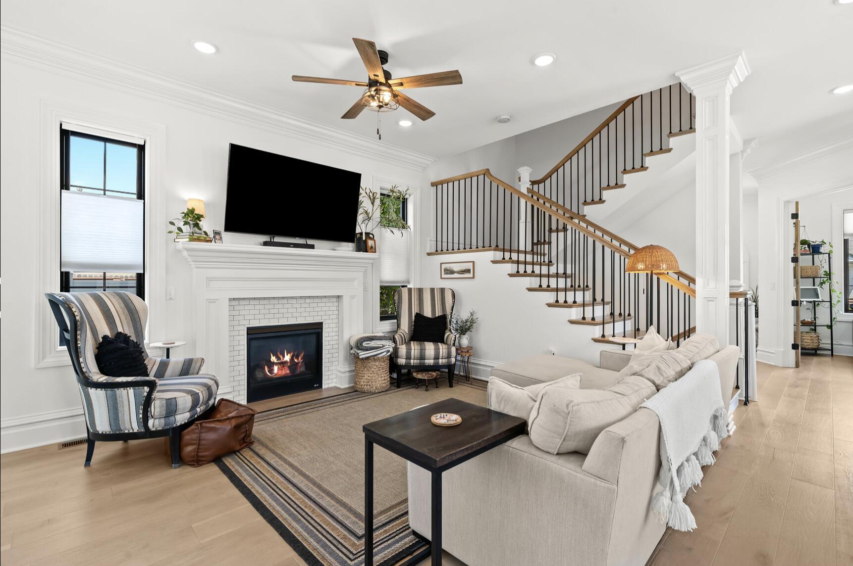 2020 Watkins Lake Road Waterford, MI 48328 - Photo 10 of 25 8 pic