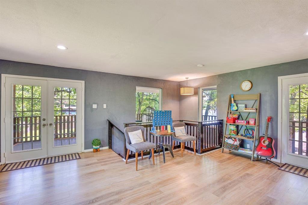 7110 Apache Circle Mabank, TX 75156 - Photo 10 of 36 a living room with furniture and a wooden floor