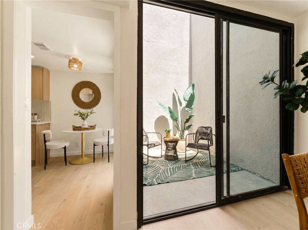 8125 Redlands Street, Unit 109 Playa del Rey, CA 90293 - Photo 18 of 42
