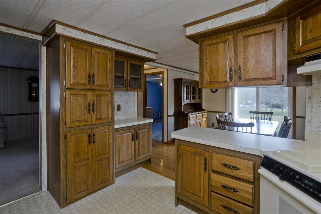 3 Annie's Way West Springfield, MA 01089 - Photo 15 of 36