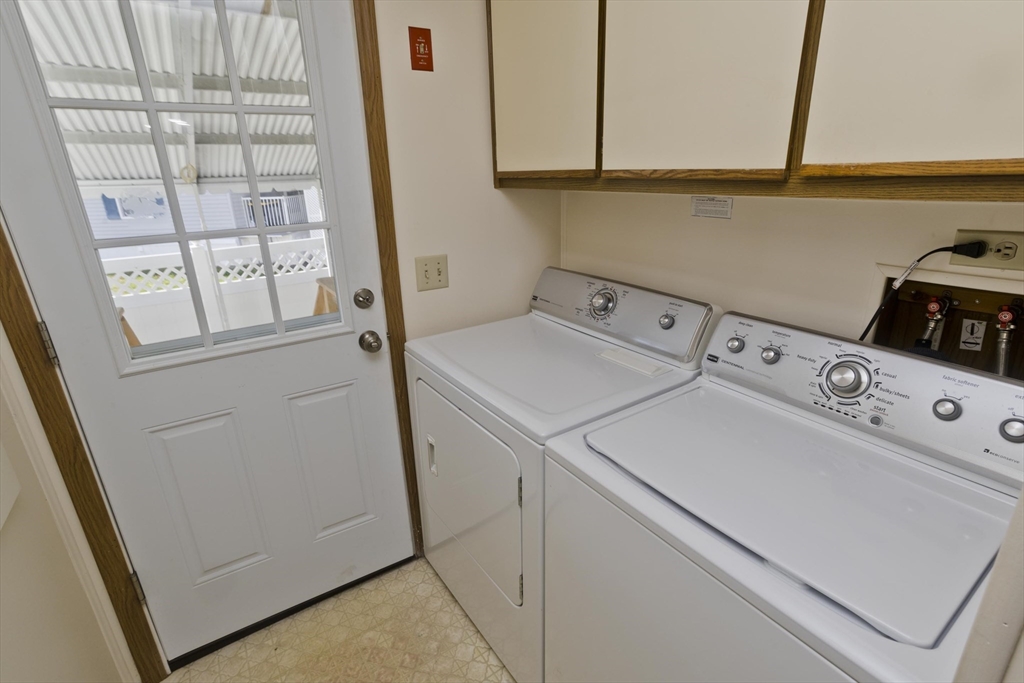 3 Annie's Way West Springfield, MA 01089 - Photo 19 of 36