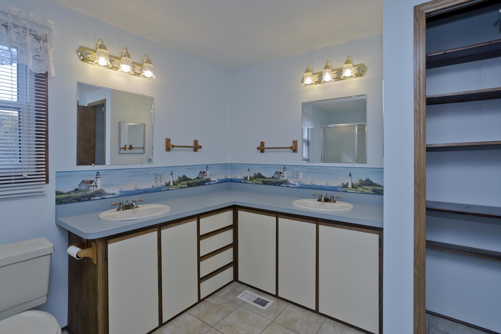3 Annie's Way West Springfield, MA 01089 - Photo 24 of 36