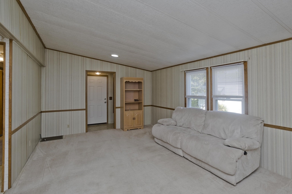 3 Annie's Way West Springfield, MA 01089 - Photo 3 of 36