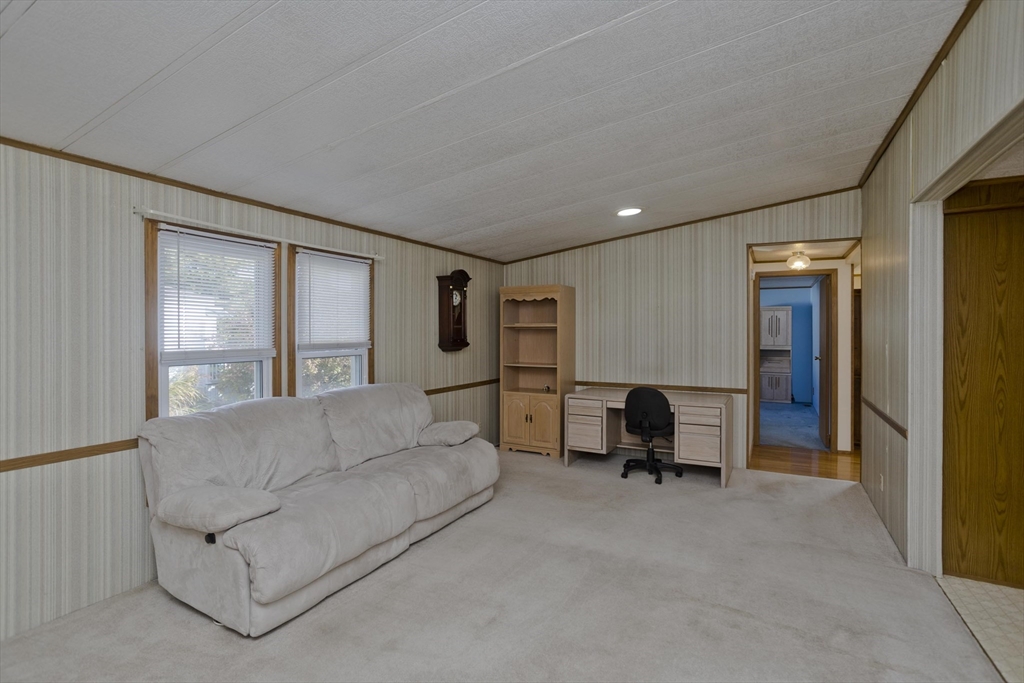 3 Annie's Way West Springfield, MA 01089 - Photo 4 of 36