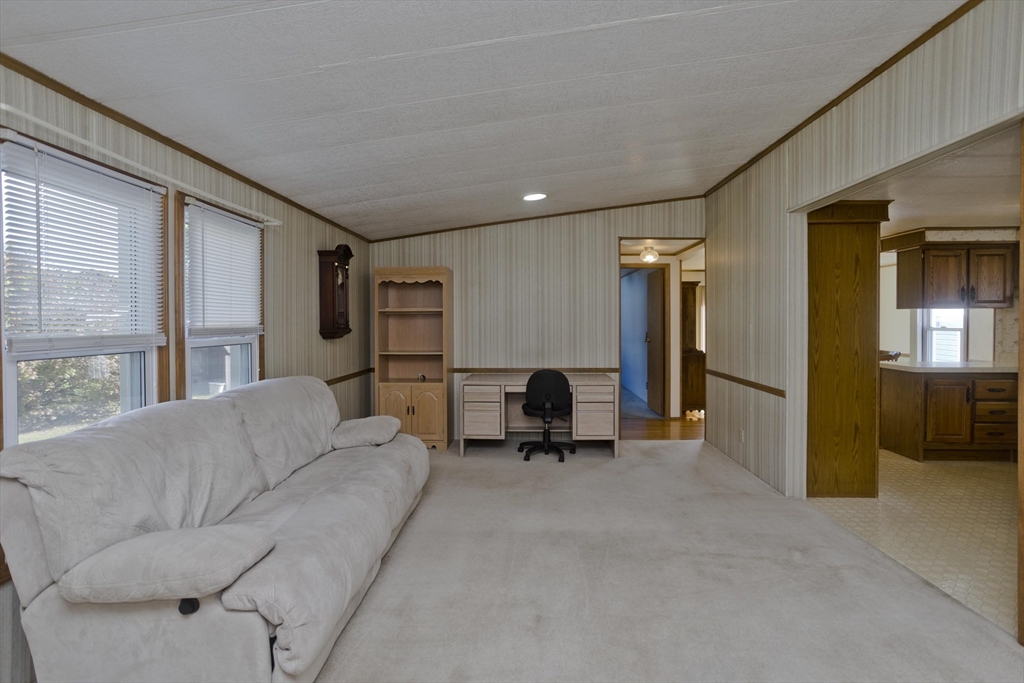 3 Annie's Way West Springfield, MA 01089 - Photo 5 of 36