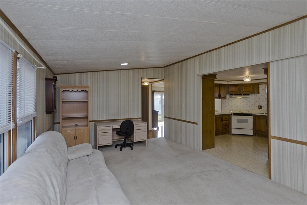 3 Annie's Way West Springfield, MA 01089 - Photo 6 of 36