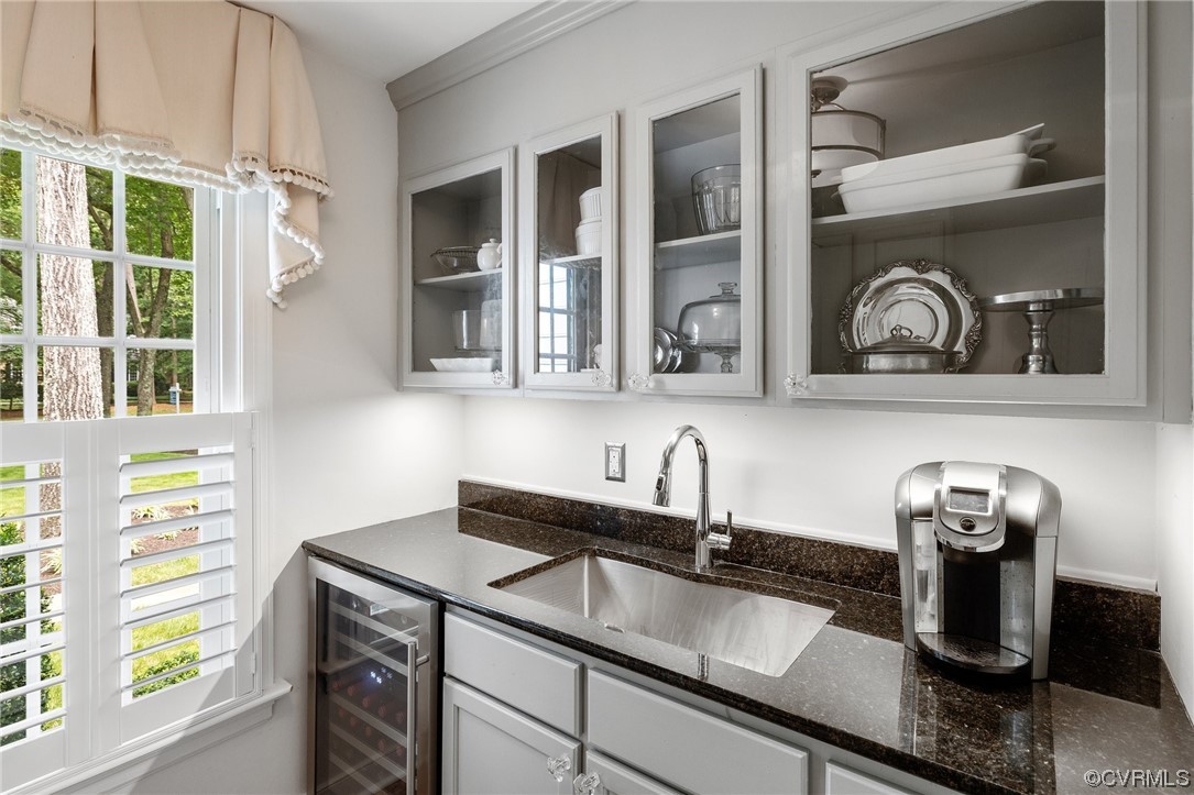 2921 Barrow Place Midlothian, VA 23113 - Photo 10 of 41 a kitchen with a sink and a window