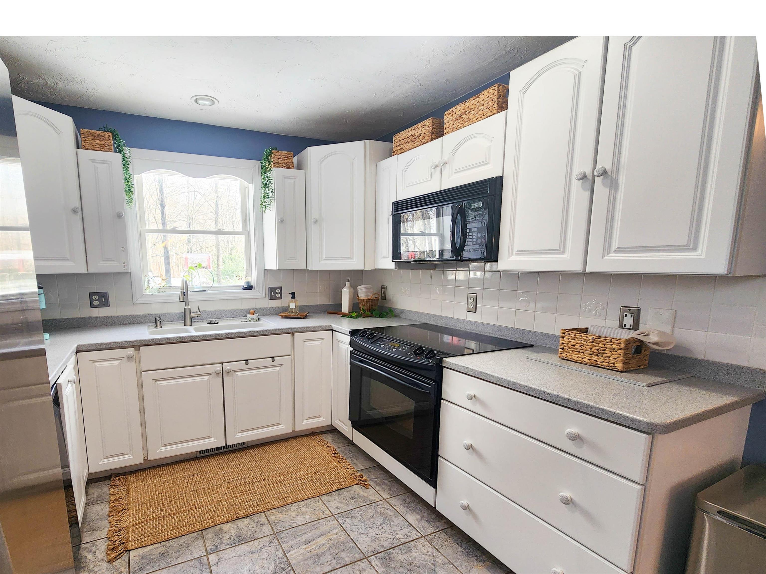 36 Wyman Street Hillsborough, NH 03244 - Photo 16 of 27