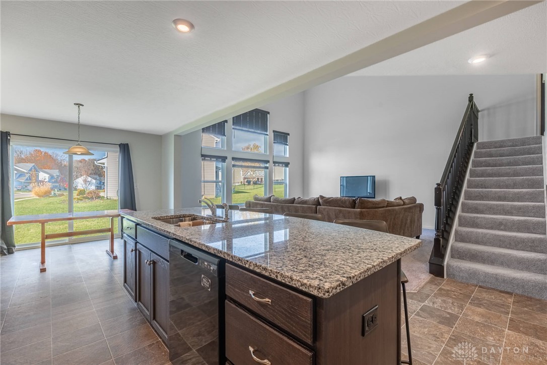 3656 Persimmon Ridge Place Bellbrook, OH 45305 - Photo 4 of 47