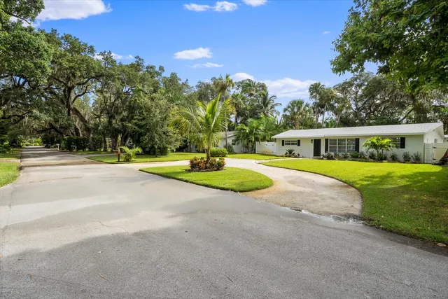 $3,200 | 2706 10th Avenue, Vero Beach, FL 32960