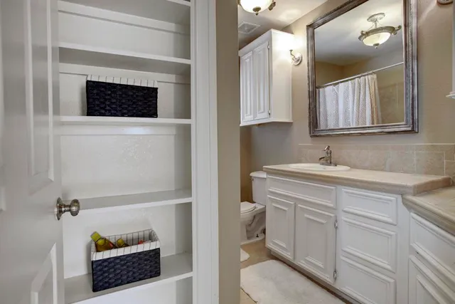 $2,900 | 1010 Bay Oaks Road, Houston, TX 77008