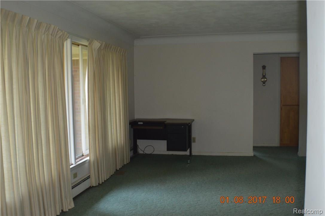 735 Devonshire Road Fowlerville, MI 48836 - Photo 19 of 35 DSC_0006.JPG