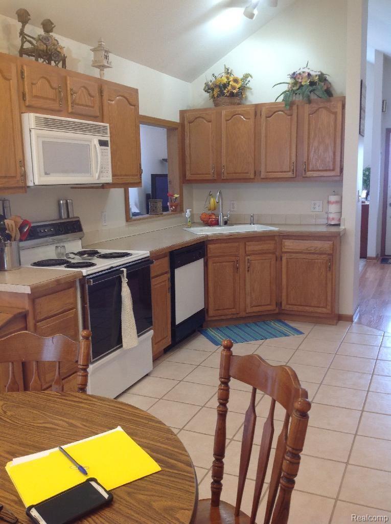 6774 Armstrong Road Imlay City, MI 48444 - Photo 7 of 9 #7 Armstrong kitchen 2 photo 2 (2).jpg