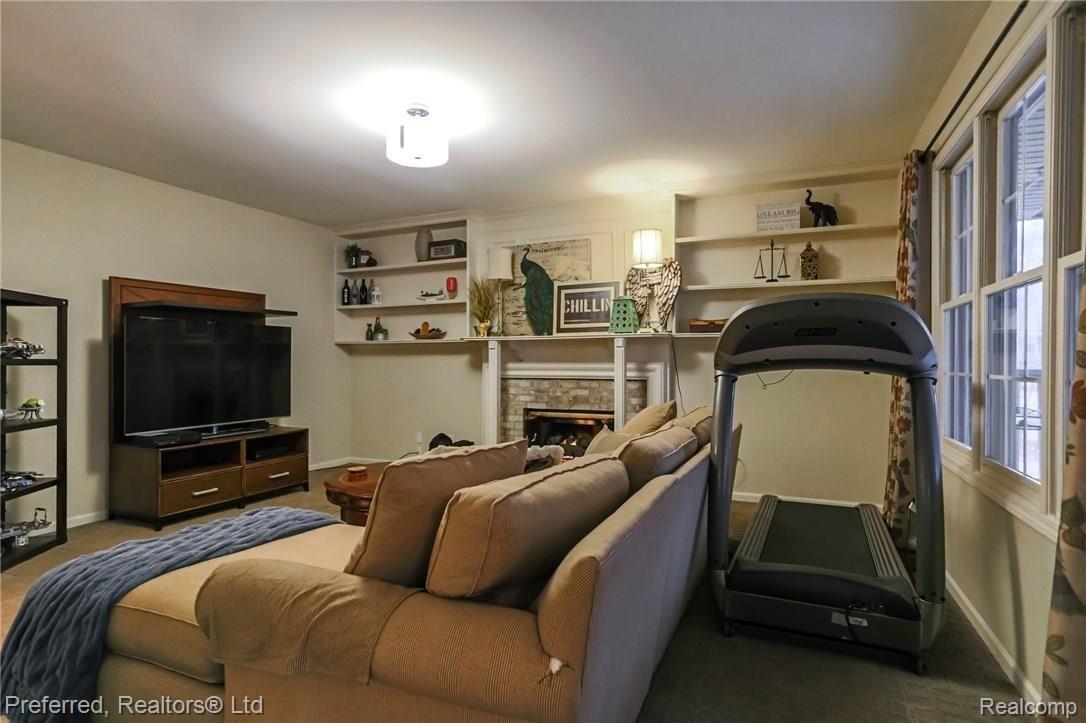 47456 Stone Ridge Boulevard Canton, MI 48187 - Photo 13 of 27 13IMG_2444.jpg