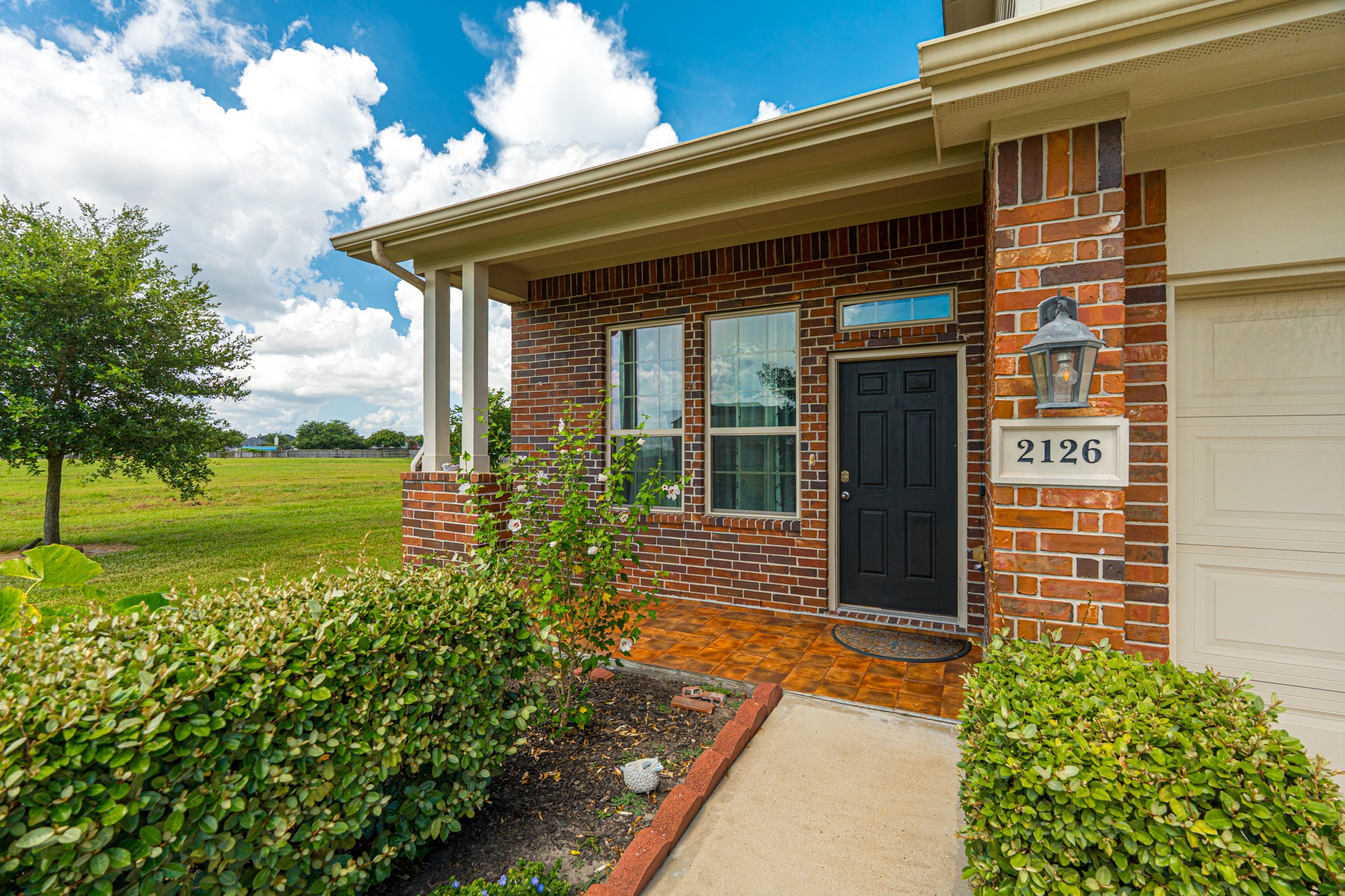 2126 Silver Rimrock Trail Houston, TX 77014 - Photo 3 of 31 Gallery Image 3