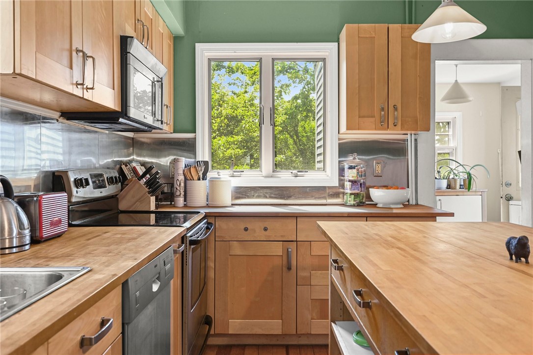461 Spring Street Newport, RI 02840 - Photo 14 of 46 Gallery Image 14