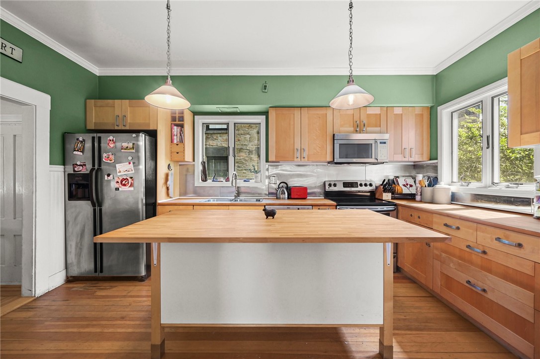 461 Spring Street Newport, RI 02840 - Photo 19 of 46 Gallery Image 19