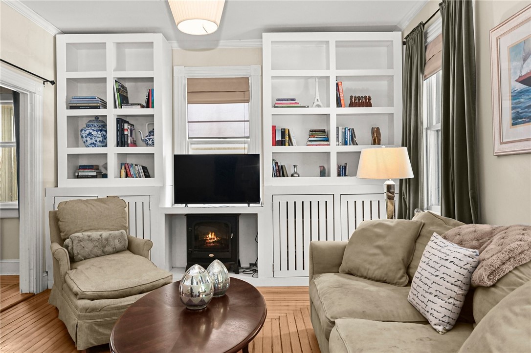 461 Spring Street Newport, RI 02840 - Photo 4 of 46 Gallery Image 4