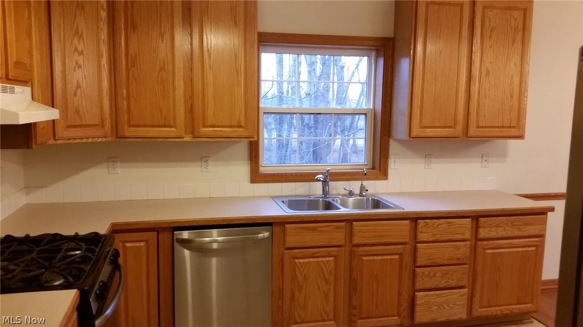 1780 Waterloo Road Mogadore, OH 44260 - Photo 4 of 23