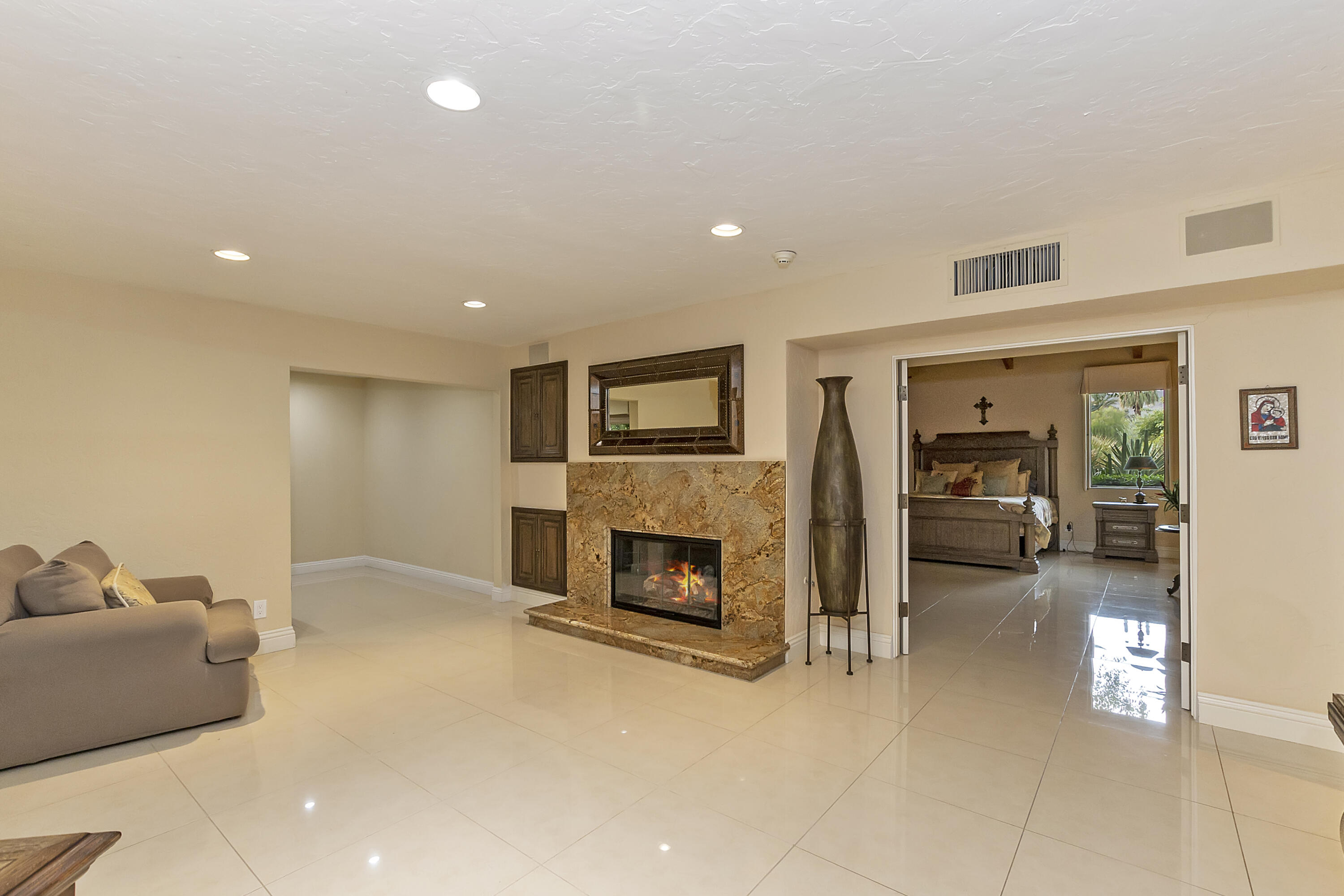 6 Clancy Lane South Rancho Mirage, CA 92270 - Photo 19 of 38 033_Primary retreat