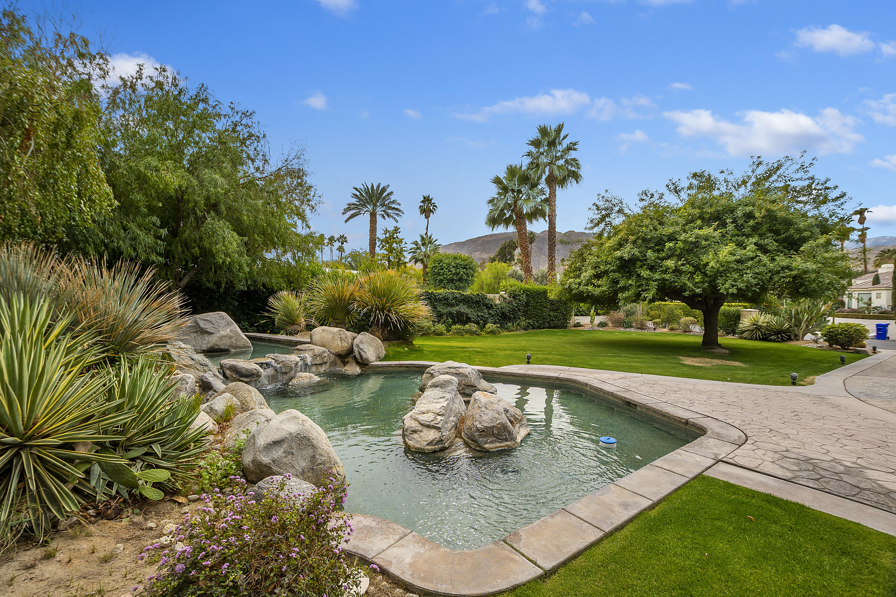6 Clancy Lane South Rancho Mirage, CA 92270 - Photo 31 of 38 077_Courtyard