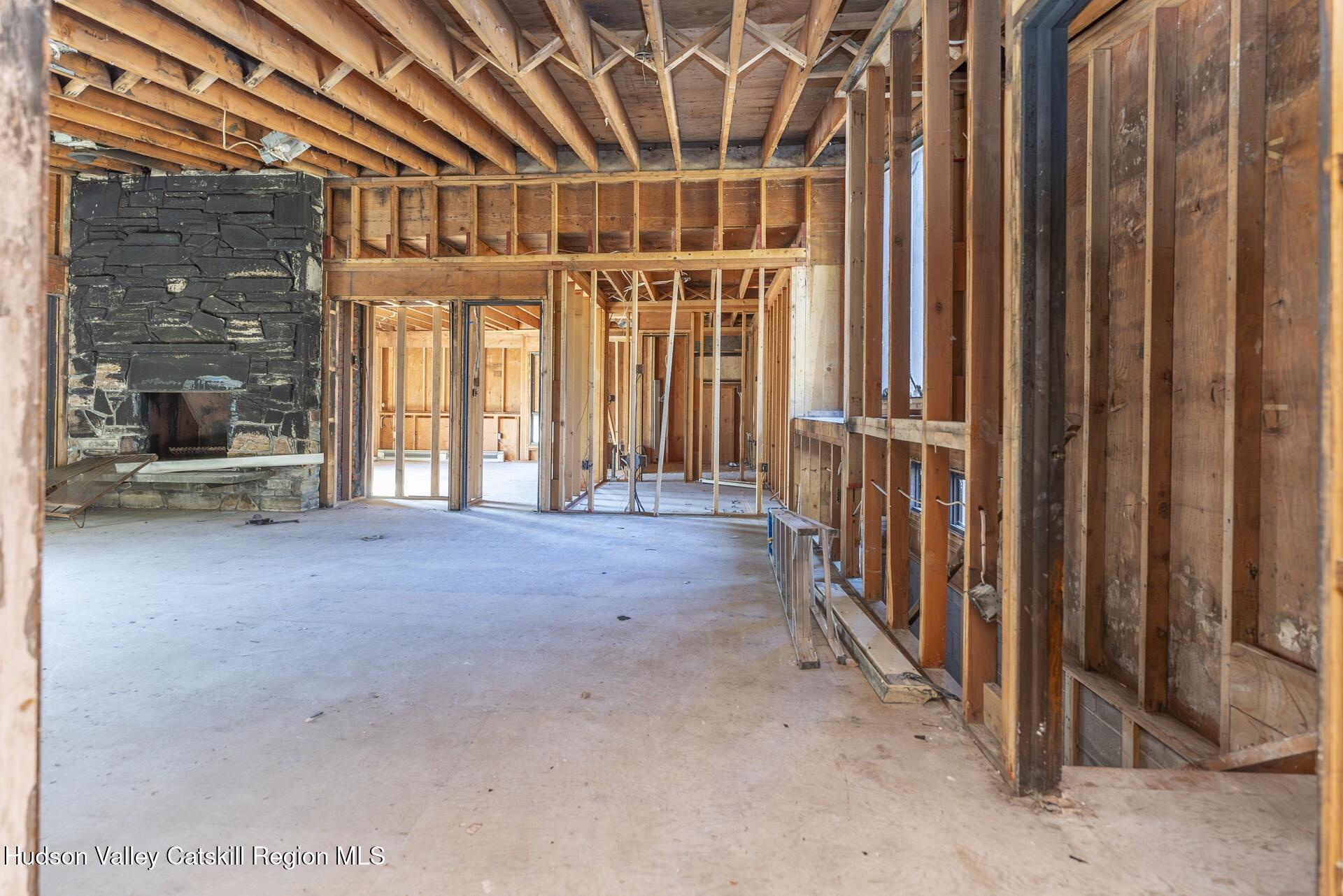 32 Lynette Boulevard Kingston, NY 12401 - Photo 7 of 34 an empty room with windows