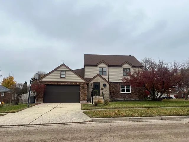 $3,295 | 1300 Wolff Avenue, Elgin, IL 60123