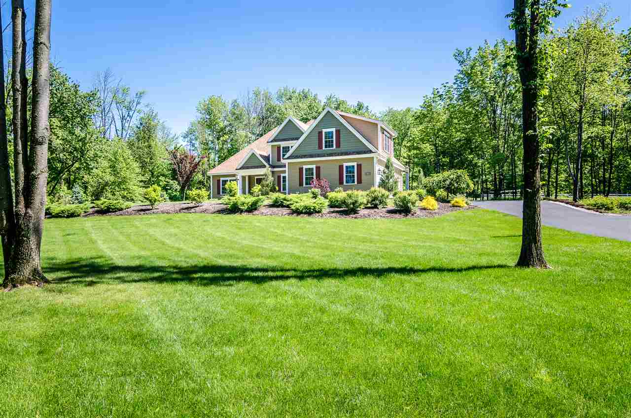 812 Hooksett Road Auburn, NH 03032 - Photo 3 of 36
