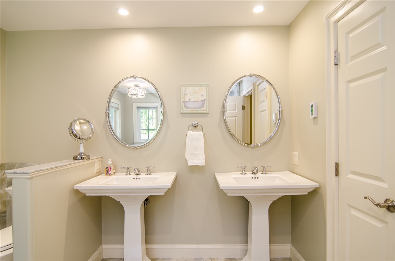 812 Hooksett Road Auburn, NH 03032 - Photo 23 of 36