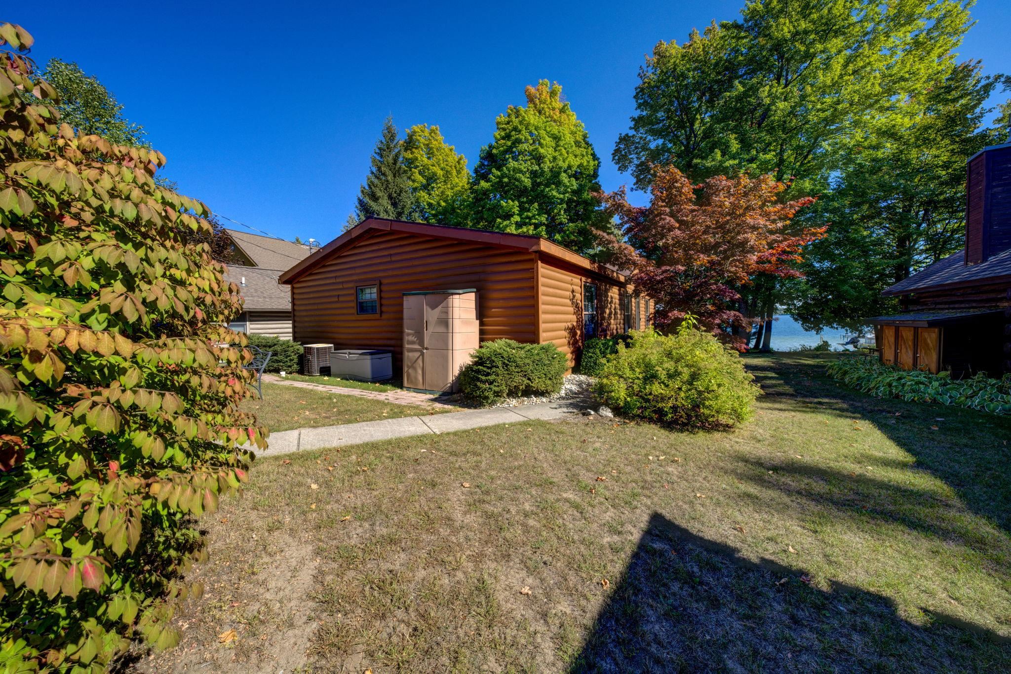8095 South Rustic Drive Cedar, MI 49621 - Photo 5 of 68 1931501-C601F8F4-F5D7-4DA6-841F-C945F334F556.JPG