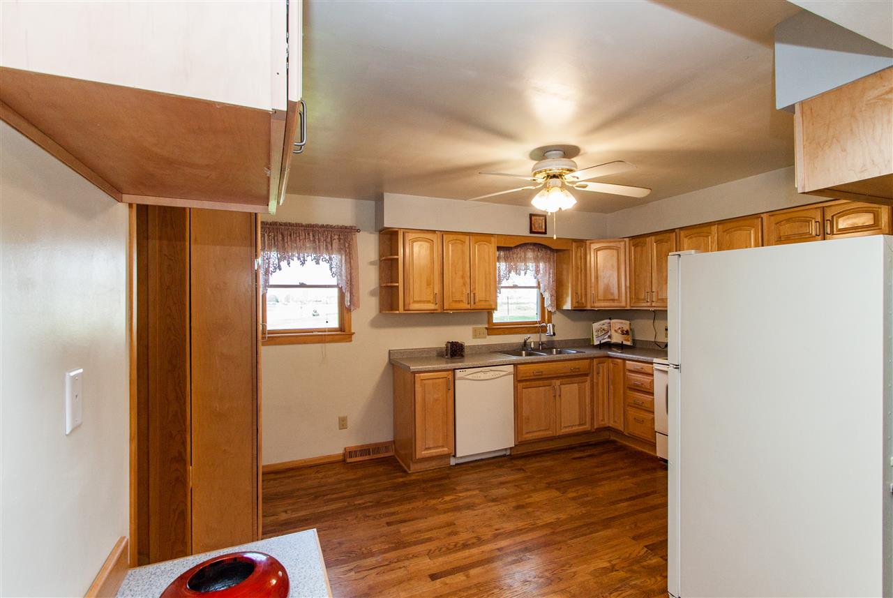 1446 Angle Road Southwest Kalona, IA 52247 - Photo 9 of 25 Gallery Image 9
