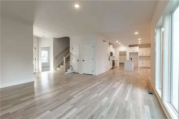 $560,000 | 7350 Northwest Clore Drive, Parkville, MO 64152