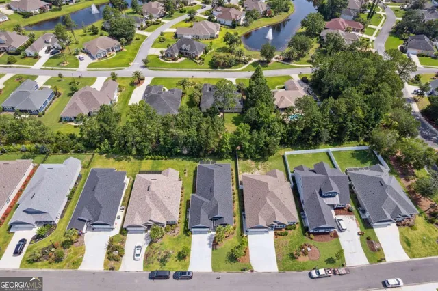 a view of a tennis court