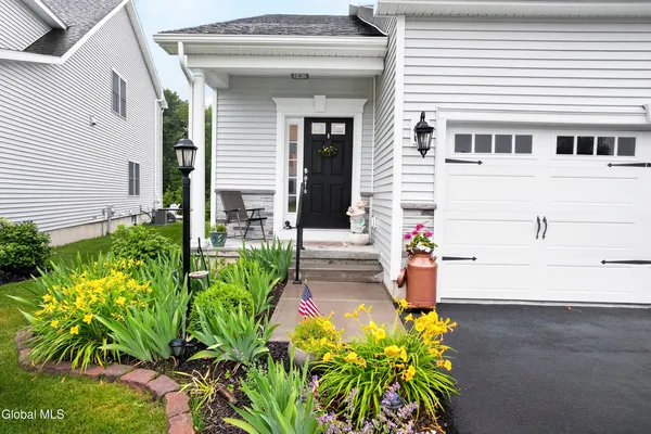 $395,000 | 16 Joshua Place, Bethlehem, NY 12077