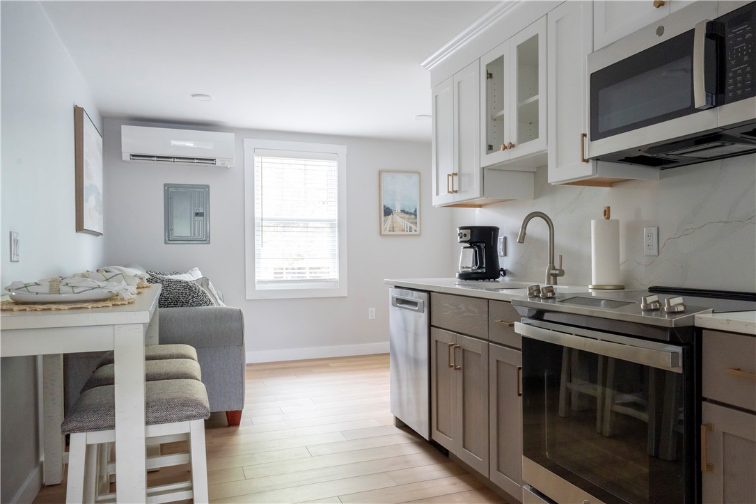 43 Franklin Street, Unit 3 Newport, RI 02840 - Photo 1 of 9 Gallery Image 1