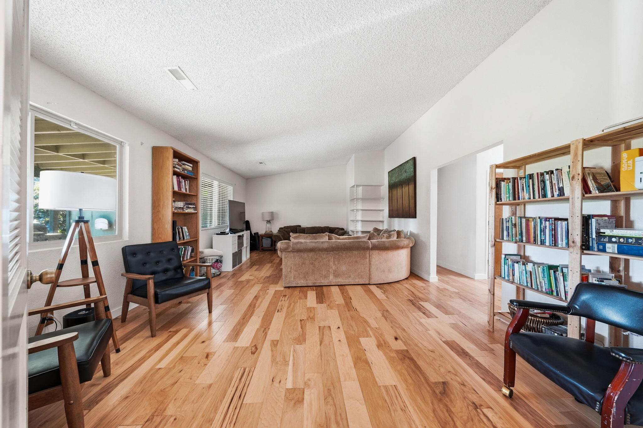 6725 Park Ridge Drive Anderson, CA 96007 - Photo 13 of 46 Family Room