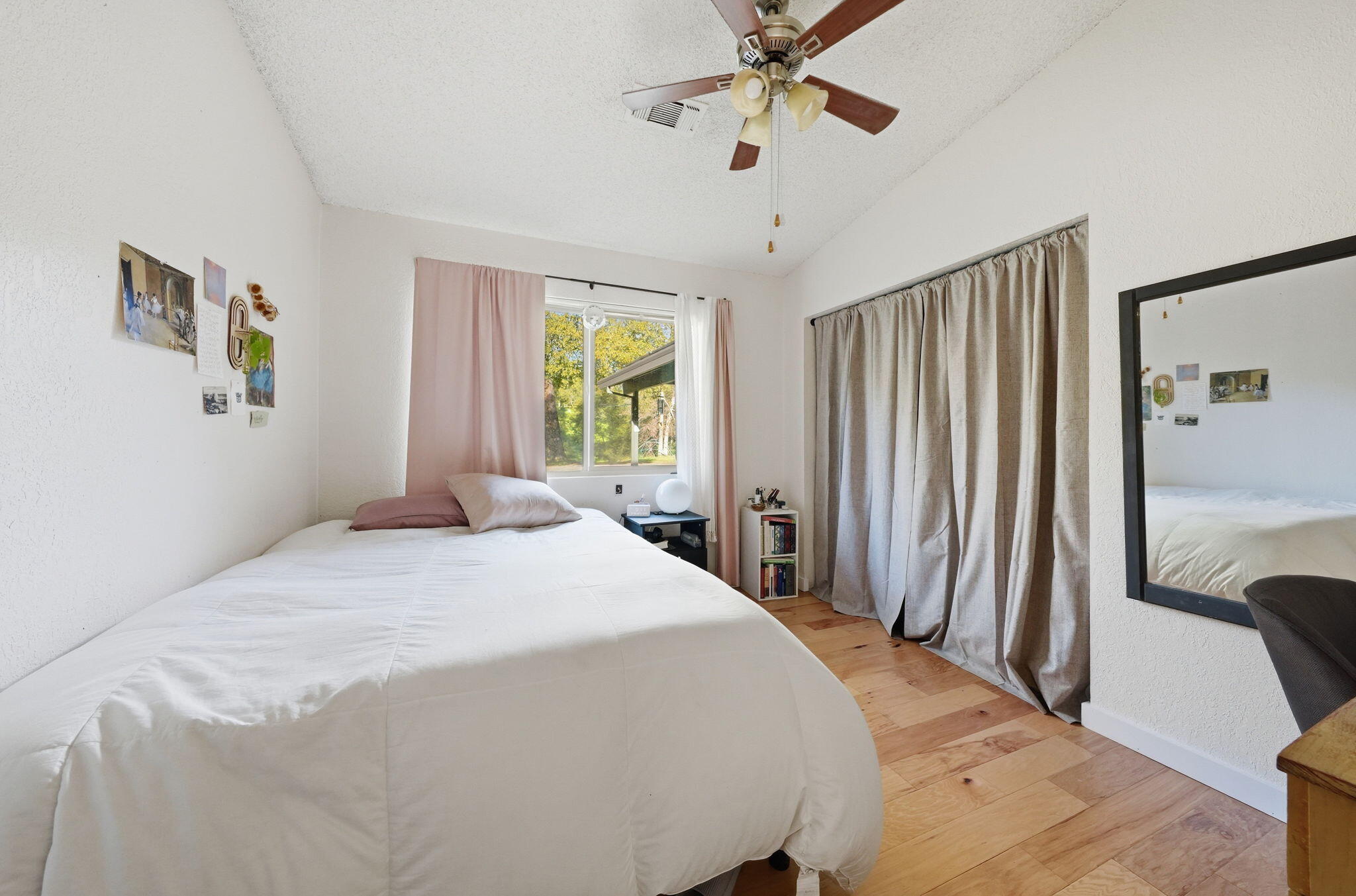 6725 Park Ridge Drive Anderson, CA 96007 - Photo 19 of 46 Bedroom 3