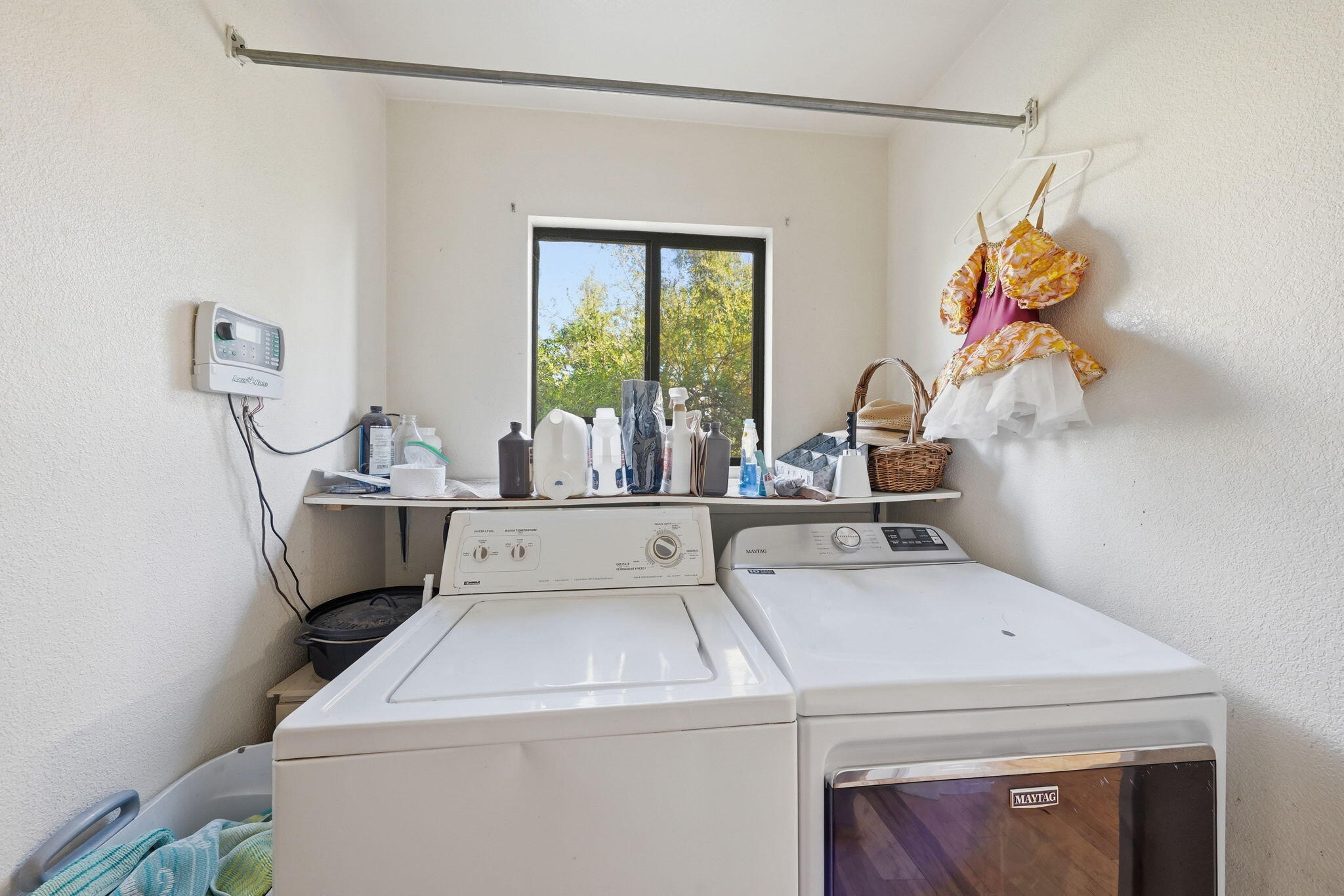 6725 Park Ridge Drive Anderson, CA 96007 - Photo 20 of 46 Laundry