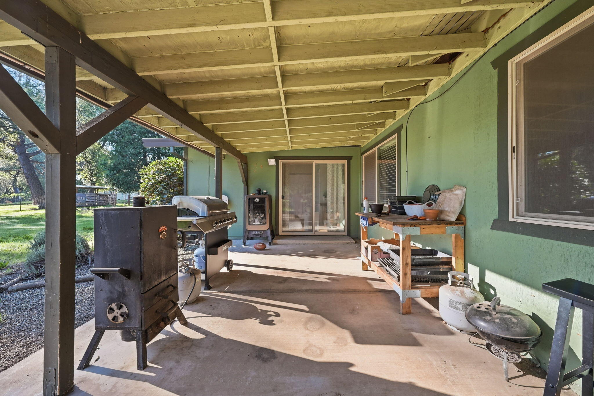 6725 Park Ridge Drive Anderson, CA 96007 - Photo 31 of 46 Back covered patio