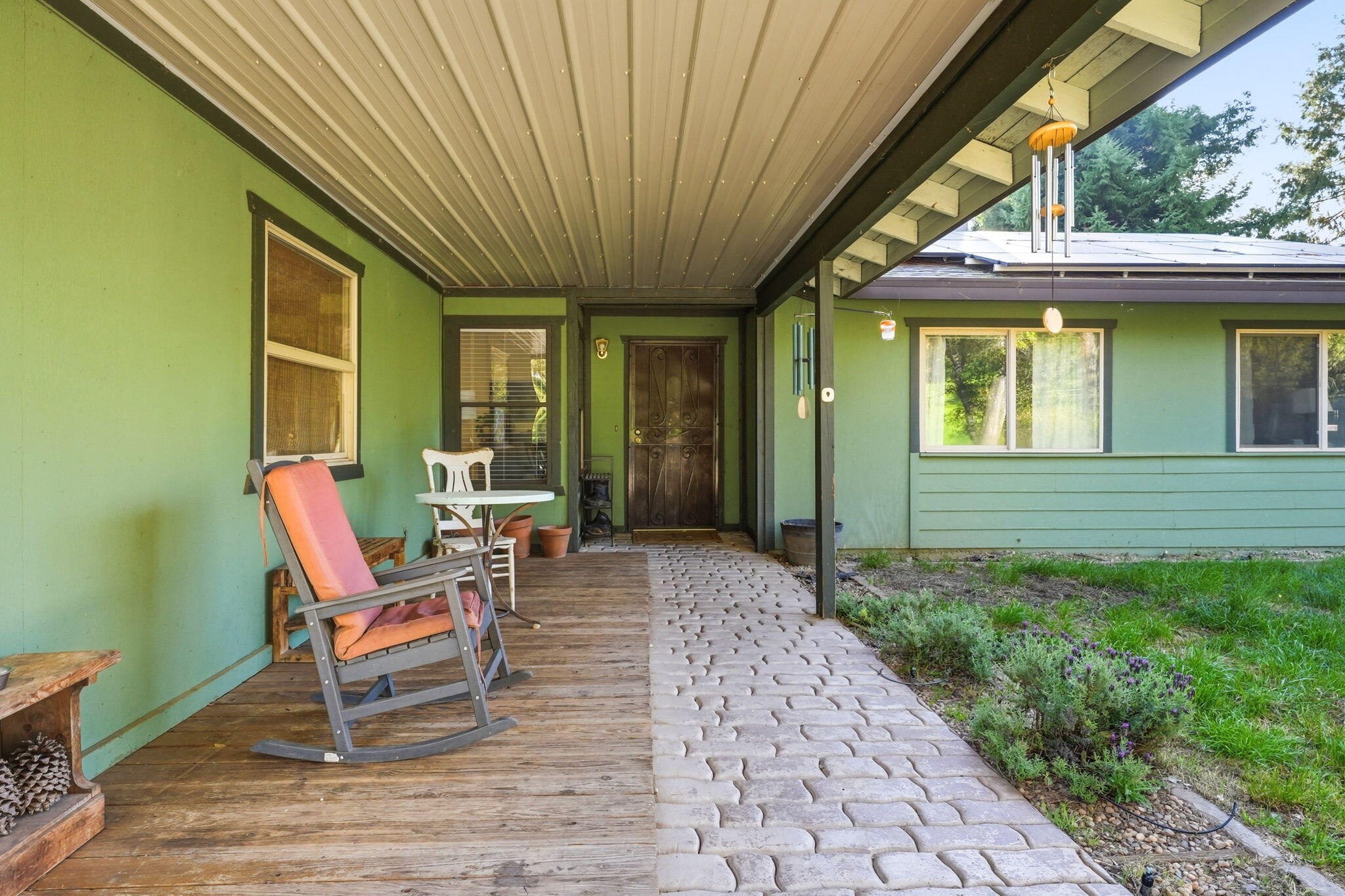 6725 Park Ridge Drive Anderson, CA 96007 - Photo 4 of 46 Covered Entry