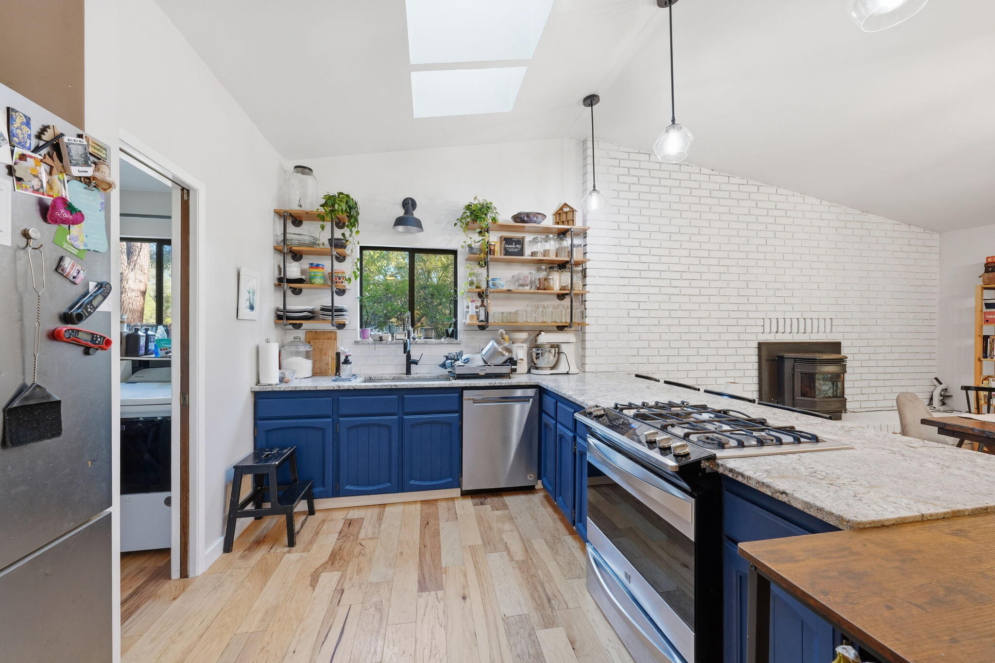 6725 Park Ridge Drive Anderson, CA 96007 - Photo 8 of 46 Kitchen