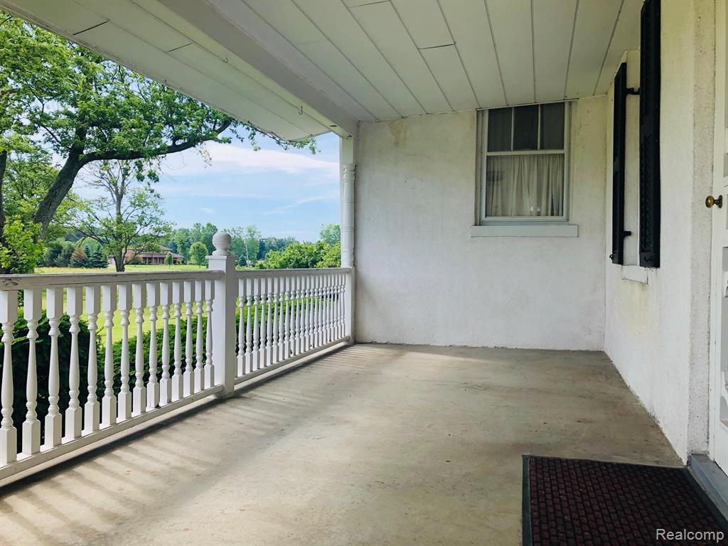 9015 Finzel Road Carleton, MI 48117 - Photo 4 of 40