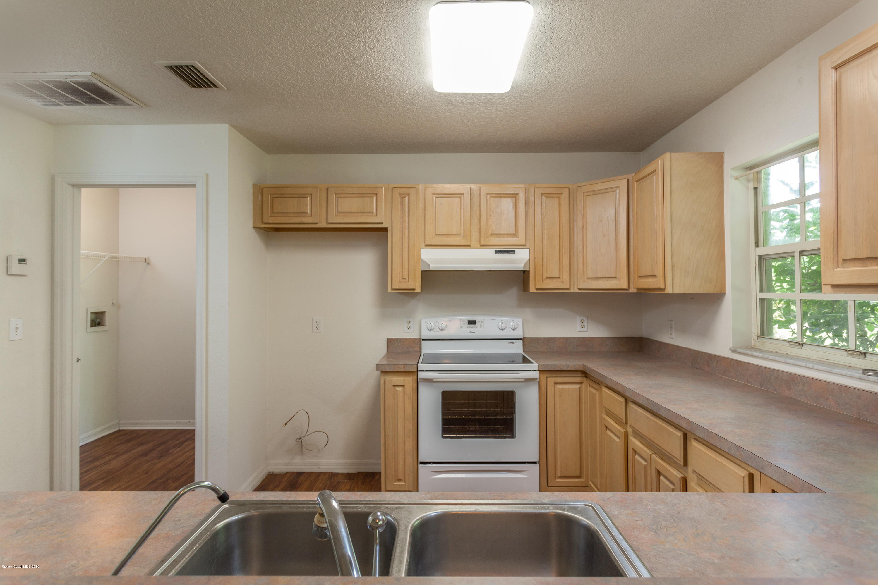 3565 John's Road Mims, FL 32754 - Photo 7 of 21 Nice Kitchen